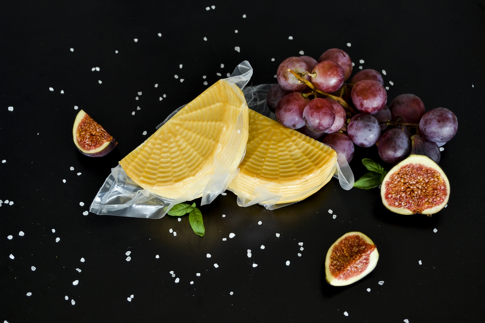 Сир розсільний “Сулугуні копчений” ТМ “Маршалок”