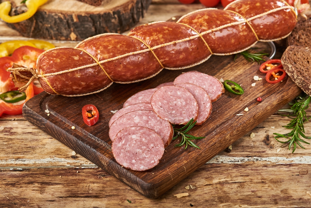 Ковбаса “Сервелат” в\г